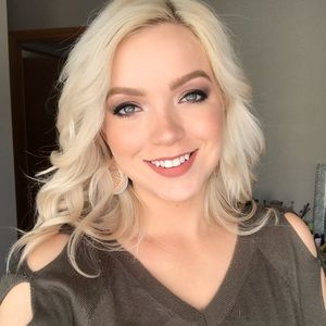 Meet your Posher, Erica